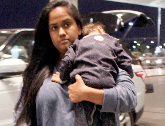 ‘DABANGG Tour’ के लिए रवाना हुए सलमान, सोहेल दिखे मां सलमा के साथ