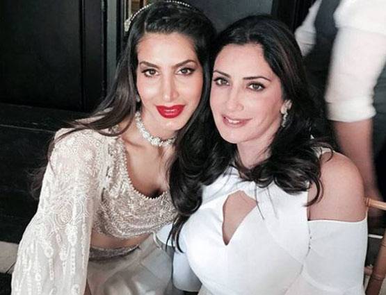 तीसरी शादी का सेलिब्रेशन करते दिखे करिश्मा कपूर के EX-हसबैंड