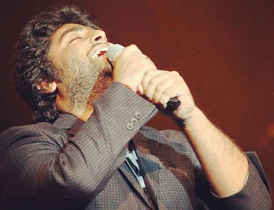 भजन गाकर शुरू किया था करियर, आज रोमांटिक गानों के बादशाह