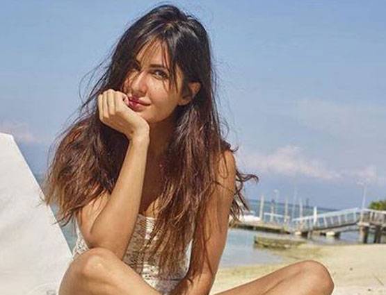 टॉवल के बाद अब नींद में कटरीना, इंस्टा पर हुए 10 लाख फॉलोअर्स