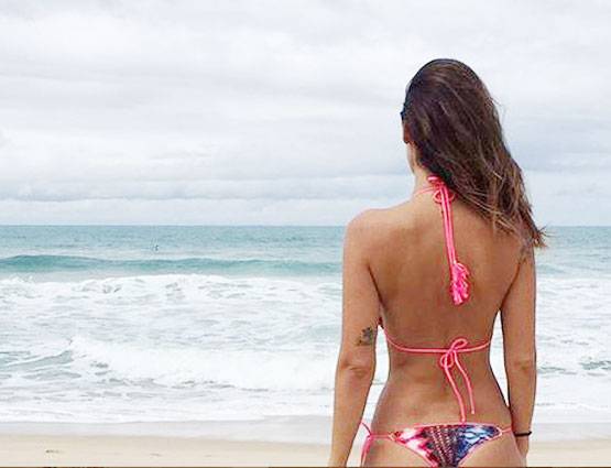 DESI BOYZ की इस एक्ट्रेस ने करवाया TOPLESS PHOTOSHOOT