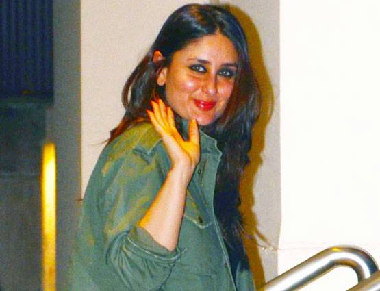 इतना सकुचाते हुए करीना कहां जा रही हैं...