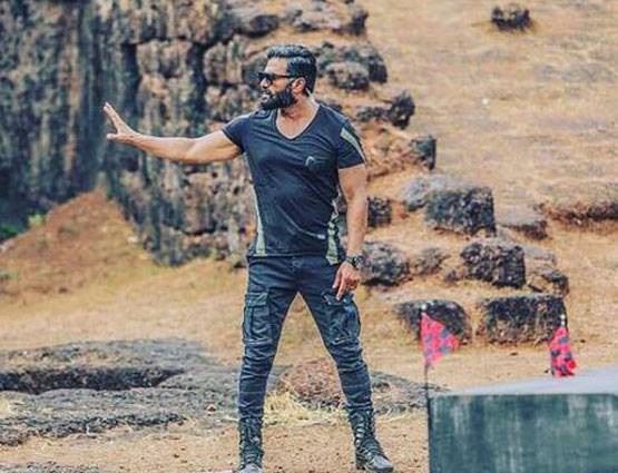 फिल्मों के बाद अब टीवी पर दिखेंगे सुनील शेट्टी, होस्ट करेंगे इस रिएलिटी शो को