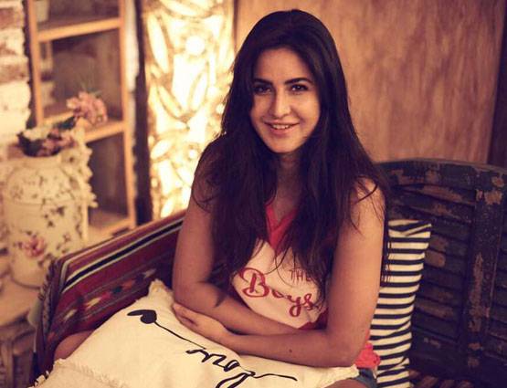 टॉवल के बाद अब नींद में कटरीना, इंस्टा पर हुए 10 लाख फॉलोअर्स