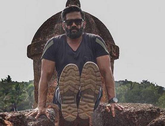 फिल्मों के बाद अब टीवी पर दिखेंगे सुनील शेट्टी, होस्ट करेंगे इस रिएलिटी शो को