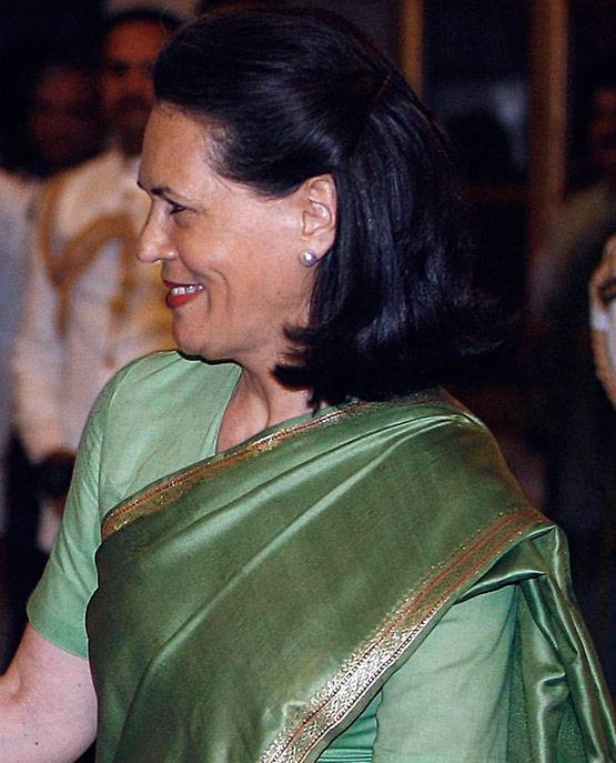 कुछ अलग है इन नेताओं का अंदाज, देखें किन फैशन ट्रेंड को करते है फॉलो