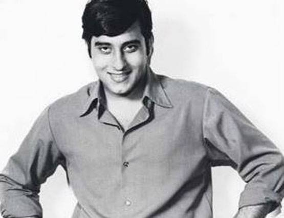 गुलजार नहीं चाहते थे विनोद खन्ना बने विलेन, शेयर की ये PHOTOS