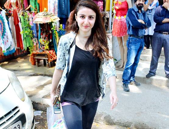 PHOTOS: सोहा अली खान हैं प्रेग्नेंट, दिखा BABY BUMP