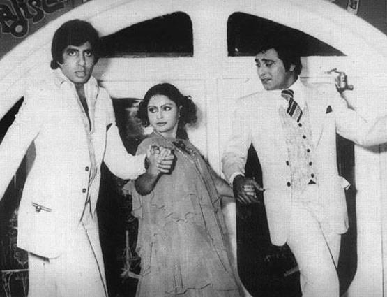 गुलजार नहीं चाहते थे विनोद खन्ना बने विलेन, शेयर की ये PHOTOS