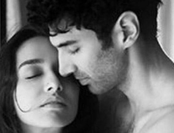 PHOTOS: आदित्य रॉय से भिड़े फरहान, मनाने पहुंची श्रद्धा