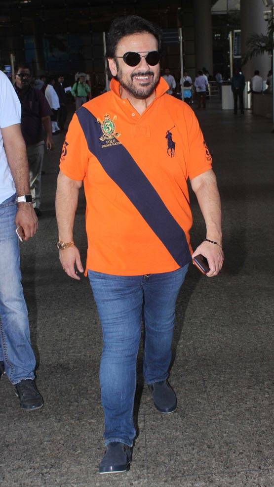 काला चश्मा लगाए एक ही जगह नजर आए रणवीर और कपिल शर्मा