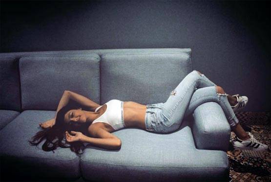 चंकी पांडे की भतीजी अलाना ने बॉयफ्रेंड के साथ शेयर की ग्लैमरस फोटो