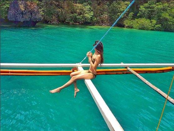 चंकी पांडे की भतीजी अलाना ने बॉयफ्रेंड के साथ शेयर की ग्लैमरस फोटो