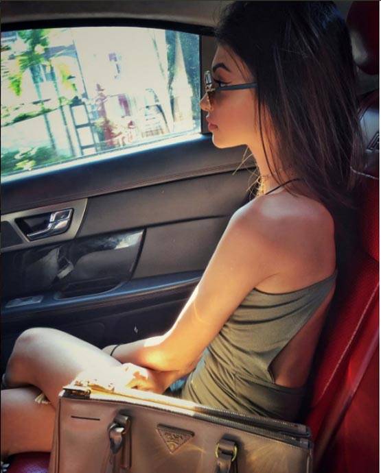 चंकी पांडे की भतीजी अलाना ने बॉयफ्रेंड के साथ शेयर की ग्लैमरस फोटो