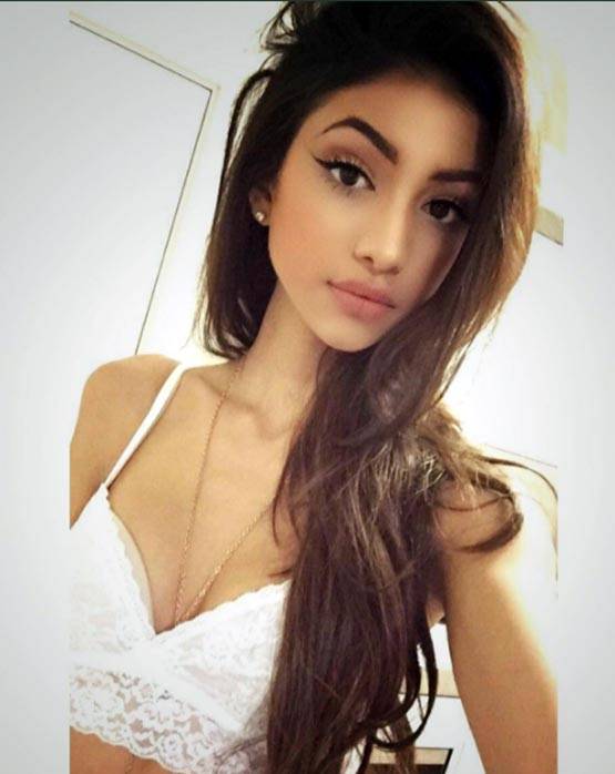 चंकी पांडे की भतीजी अलाना ने बॉयफ्रेंड के साथ शेयर की ग्लैमरस फोटो