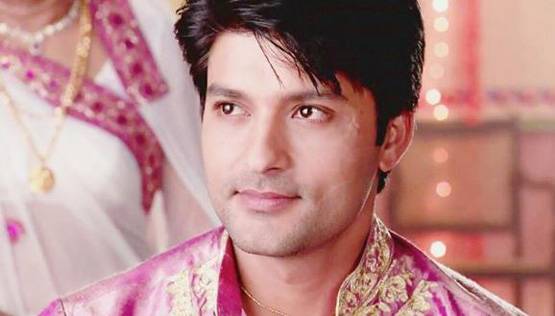 PHOTOS: 'दी‍या और बाती' के सूरज को मिली 14 साल छोटी बींदणी