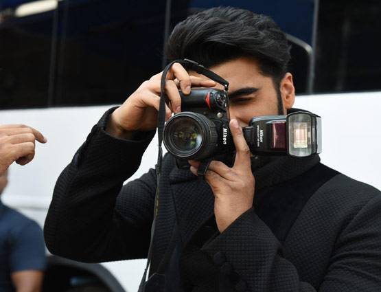 उम्र में 13 साल छोटी श्रद्धा कपूर से ज्यादा ग्लैमरस हैं मलाइका