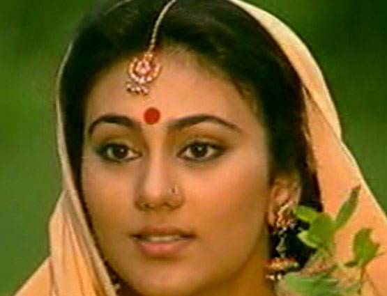 बॉलीवुड के इन टॉप सितारों पर चढ़ा भगवा रंग, देखें BJP के ग्लैमरस चेहरे