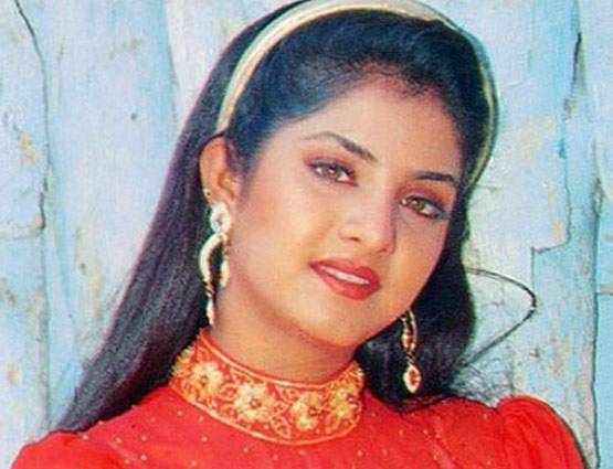 आज तक नहीं खुला राज, क्यों दिव्या भारती ने दी थी जान...