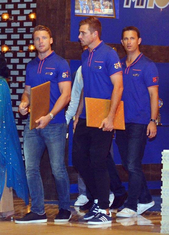 दुनिया के सबसे महंगे घर पर हुई MI की पार्टी, सचिन-दीपिका भी आए नजर