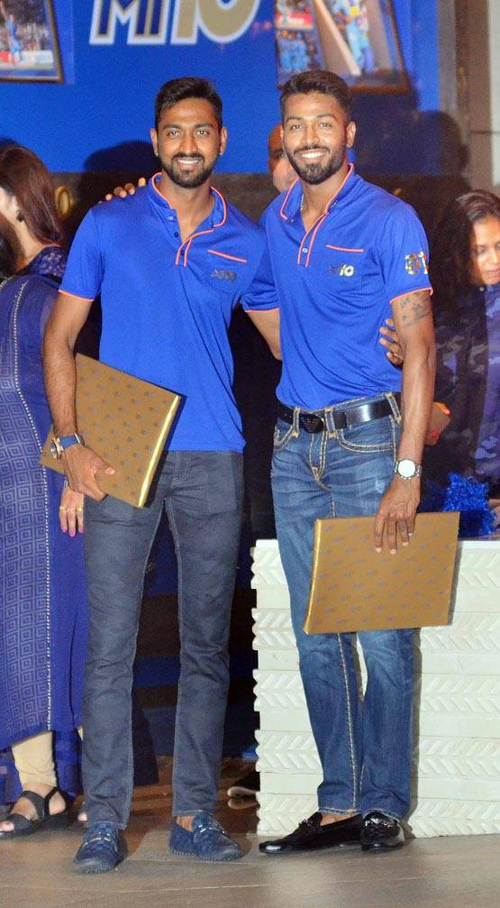 दुनिया के सबसे महंगे घर पर हुई MI की पार्टी, सचिन-दीपिका भी आए नजर