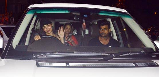 PHOTOS: अपने बेटे से ज्यादा कूल हैं मलाइका अरोड़ा