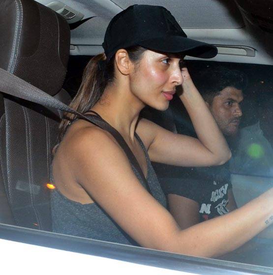 PHOTOS: अपने बेटे से ज्यादा कूल हैं मलाइका अरोड़ा