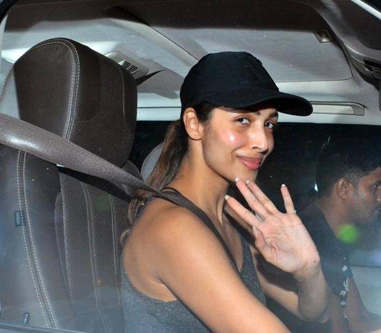 PHOTOS: अपने बेटे से ज्यादा कूल हैं मलाइका अरोड़ा