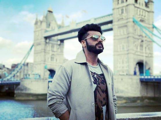 PHOTOS: 'हाफ गलफ्रेंड' श्रद्धा कपूर ने अर्जुन को दिया फुल किस