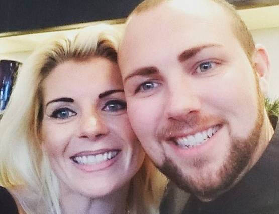 तीन बच्चों की मां ने पैसों के लिए छोड़ी पुलिस की जॉब, बन गई स्ट्रिप डांसर