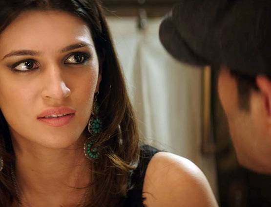 राब्ता मूवी के 17 सीन, हीरोइन के साथ सुशांत सिंह राजपूत हैं बोल्ड