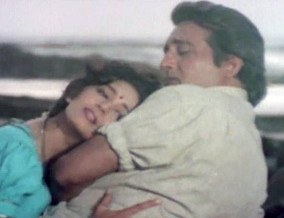 विनोद खन्ना जब दिखे अलग, दिए फिल्मों में ऐसे बोल्ड और रोमांटिक सीन