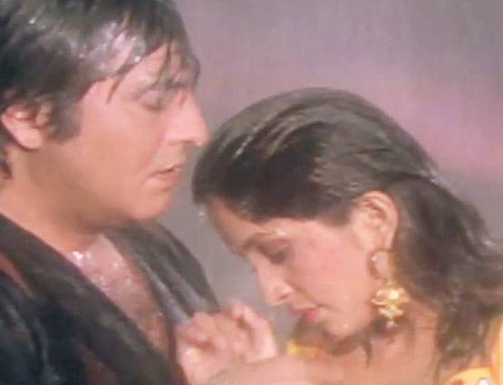 विनोद खन्ना जब दिखे अलग, दिए फिल्मों में ऐसे बोल्ड और रोमांटिक सीन