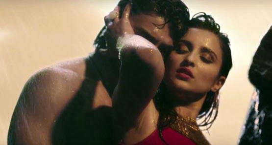 8 PHOTOS: जब परिणीति ने दिए ऐसे बोल्ड सीन