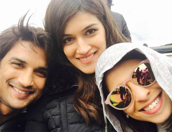 सुशांत ने कृति के साथ शेयर की हॉट वीडियो, ऑफस्क्रीन भी है दोस्ती!