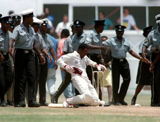 PHOTOS: क्रिकेट इतिहास में खास है 18 अप्रैल की तारीख, बने हैं कई रिकॉर्ड