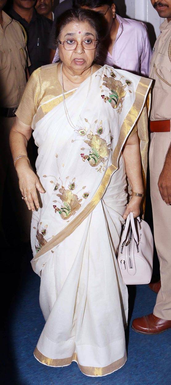 16 साल बाद... कोई अवॉर्ड लेने पहुंचे आमिर खान