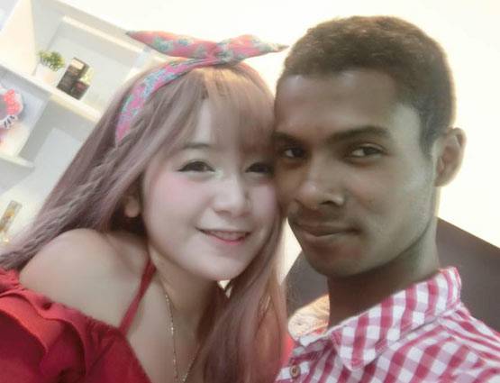 वायरल हो रही हैं इस कपल की तस्वीरें, फोटो देख आपके भी उड़ जाएंगे होश!