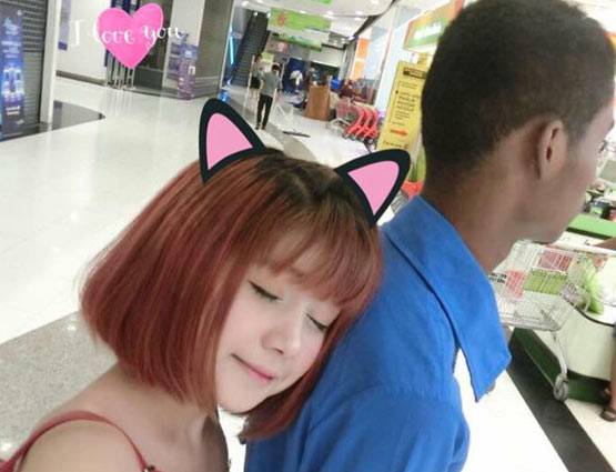 वायरल हो रही हैं इस कपल की तस्वीरें, फोटो देख आपके भी उड़ जाएंगे होश!