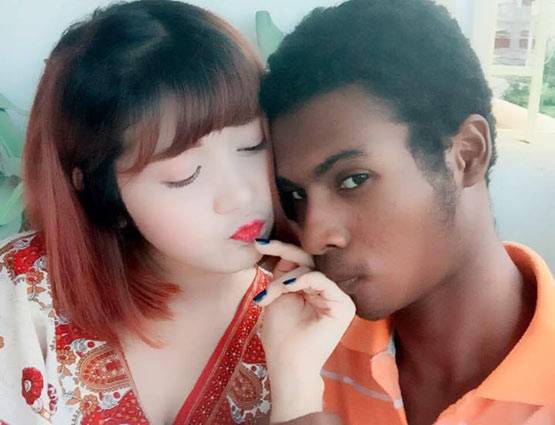 वायरल हो रही हैं इस कपल की तस्वीरें, फोटो देख आपके भी उड़ जाएंगे होश!