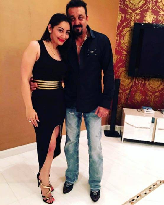 संजय दत्त की पत्नी मान्यता फिल्मों में कर चुकी हैं आइटम डांस!