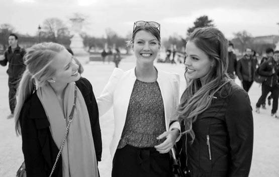 PHOTOS: इन लेडी पायलट की खूबसूरती देख सुपरमॉडल भी शर्मा जाएं!