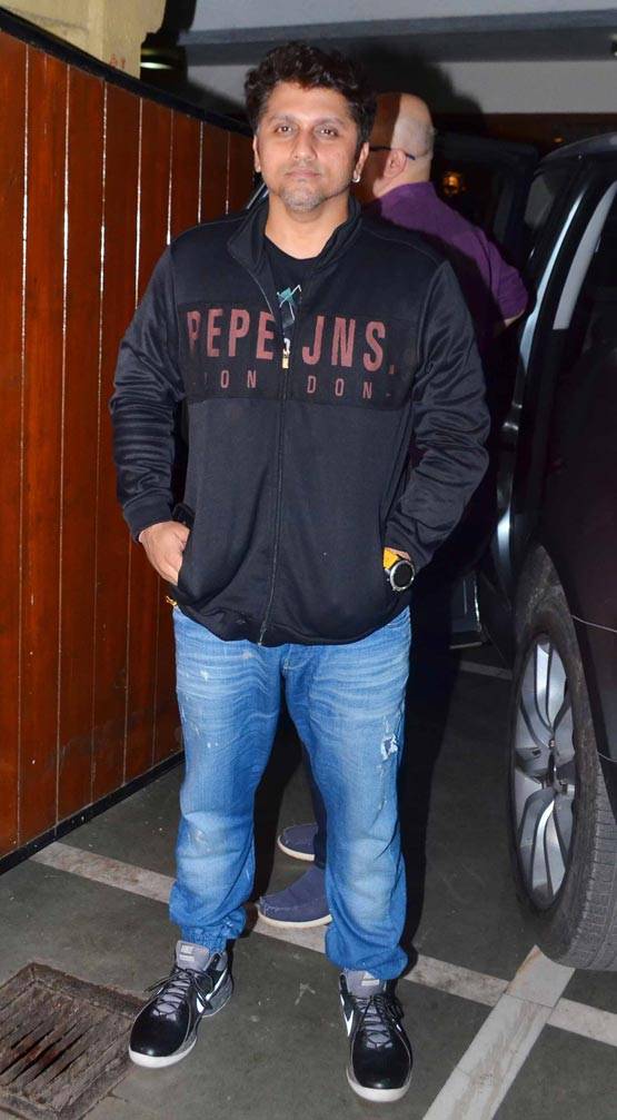 चेतन भगत को BIRTHDAY विश करने नई कार में पहुंचीं एकता कपूर