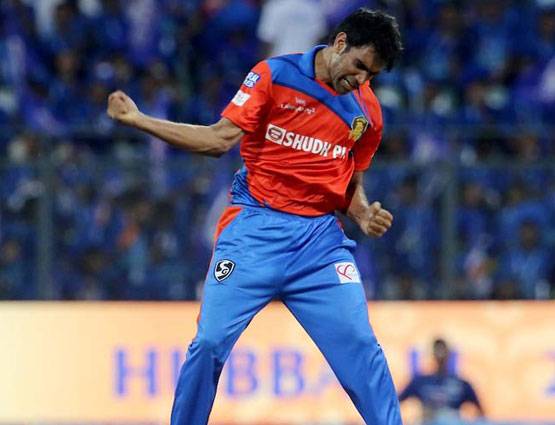 शादी के 7 साल बाद इस क्रिकेटर की पत्नी स्टेडियम में दिखीं