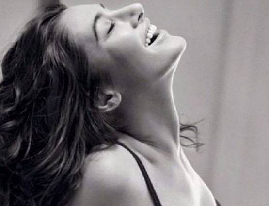 फुर्सत में हैं नरगिस फाखरी, कर रही हैं ऐसी PHOTOS शेयर