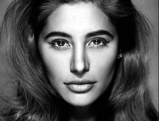 फुर्सत में हैं नरगिस फाखरी, कर रही हैं ऐसी PHOTOS शेयर