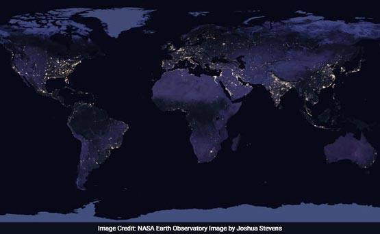 स्पेस से रात में ऐसा दिखता है INDIA, देखें पूरी दुनिया की PHOTOS
