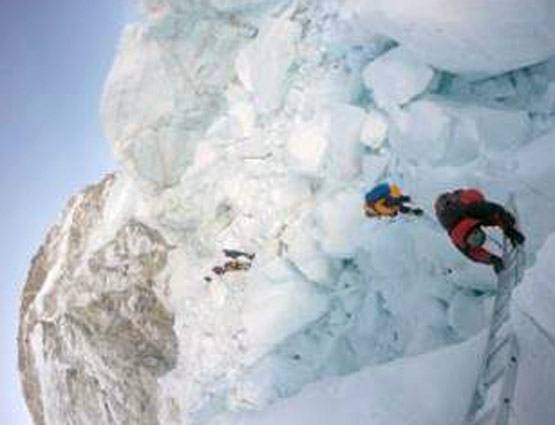 समंदर से लेकर 19000ft ऊपर एवरेस्ट पर नेवी का कैंप, देखें खतरनाक PHOTOS