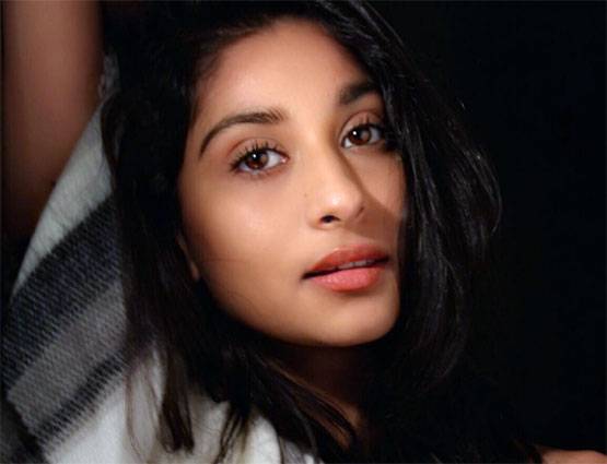 ये हैं पूनम ढिल्लन की ग्लैमरस बेटी, नव्या जाह्नवी के बाद है चर्चा में