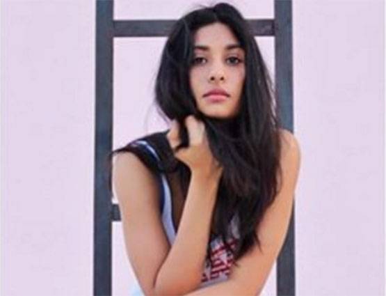 ये हैं पूनम ढिल्लन की ग्लैमरस बेटी, नव्या जाह्नवी के बाद है चर्चा में